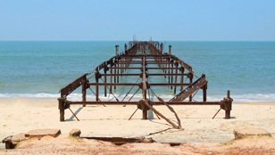 kilioorhouseboat@gmail.com